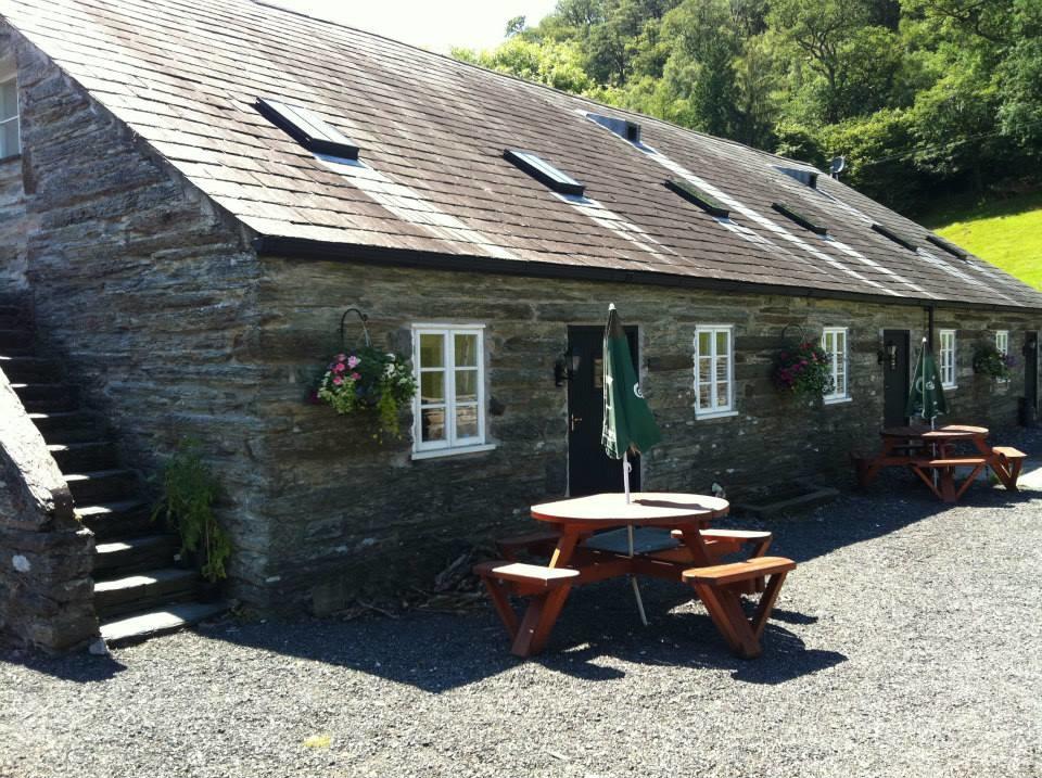 מלון Maentwrog The Oakeley Arms מראה חיצוני תמונה